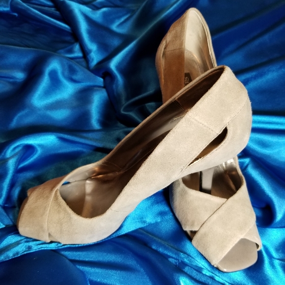 7.5M Light Grey Suede 3.5" Style&Co Open-Toe Women's Heels - Picture 2 of 3